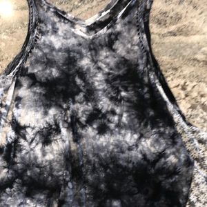 Flow tank top